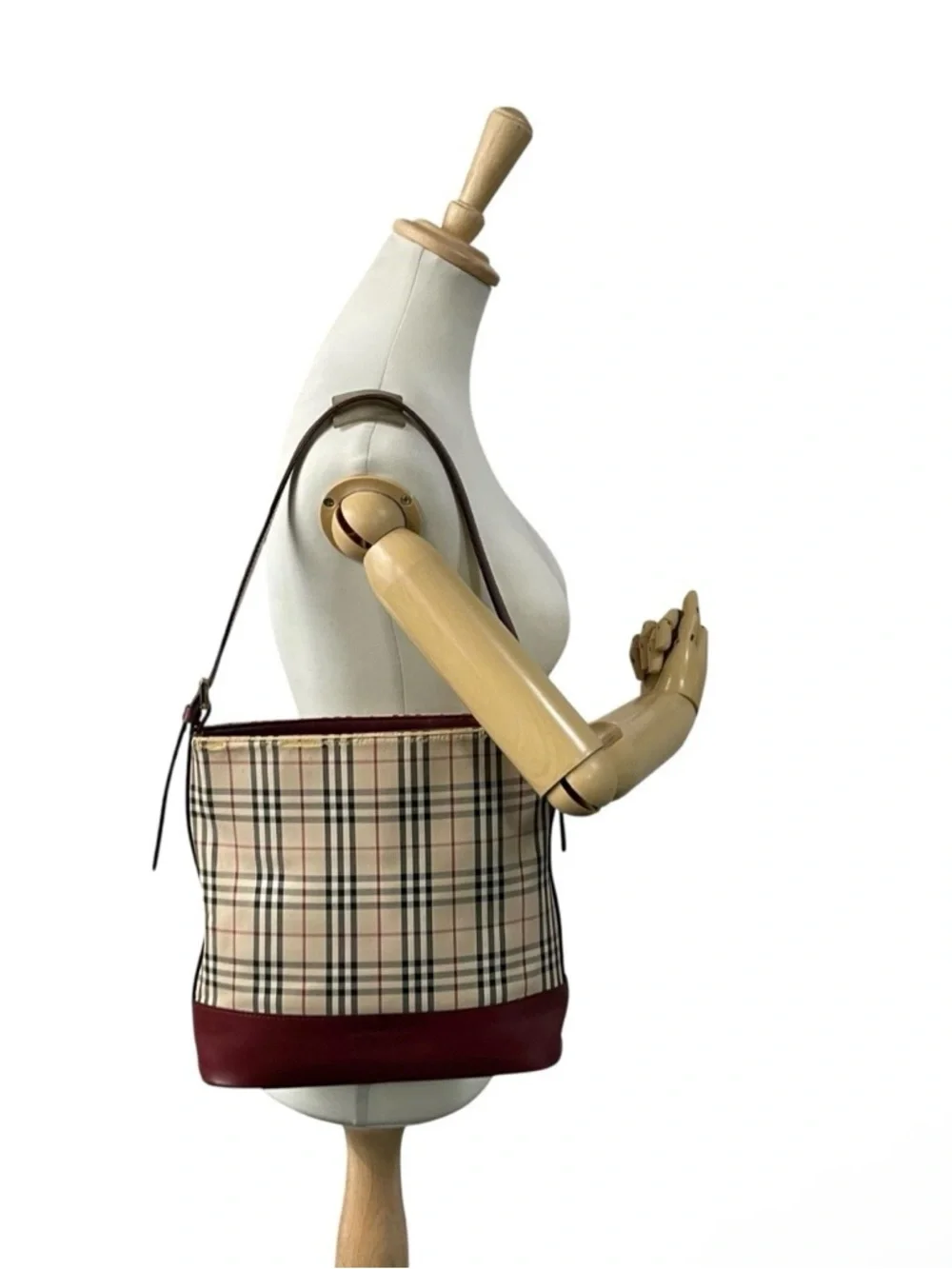 Burberry Vintage Shoulder Bag Nova Check
Bordeaux Leather - Picture 3 of 15